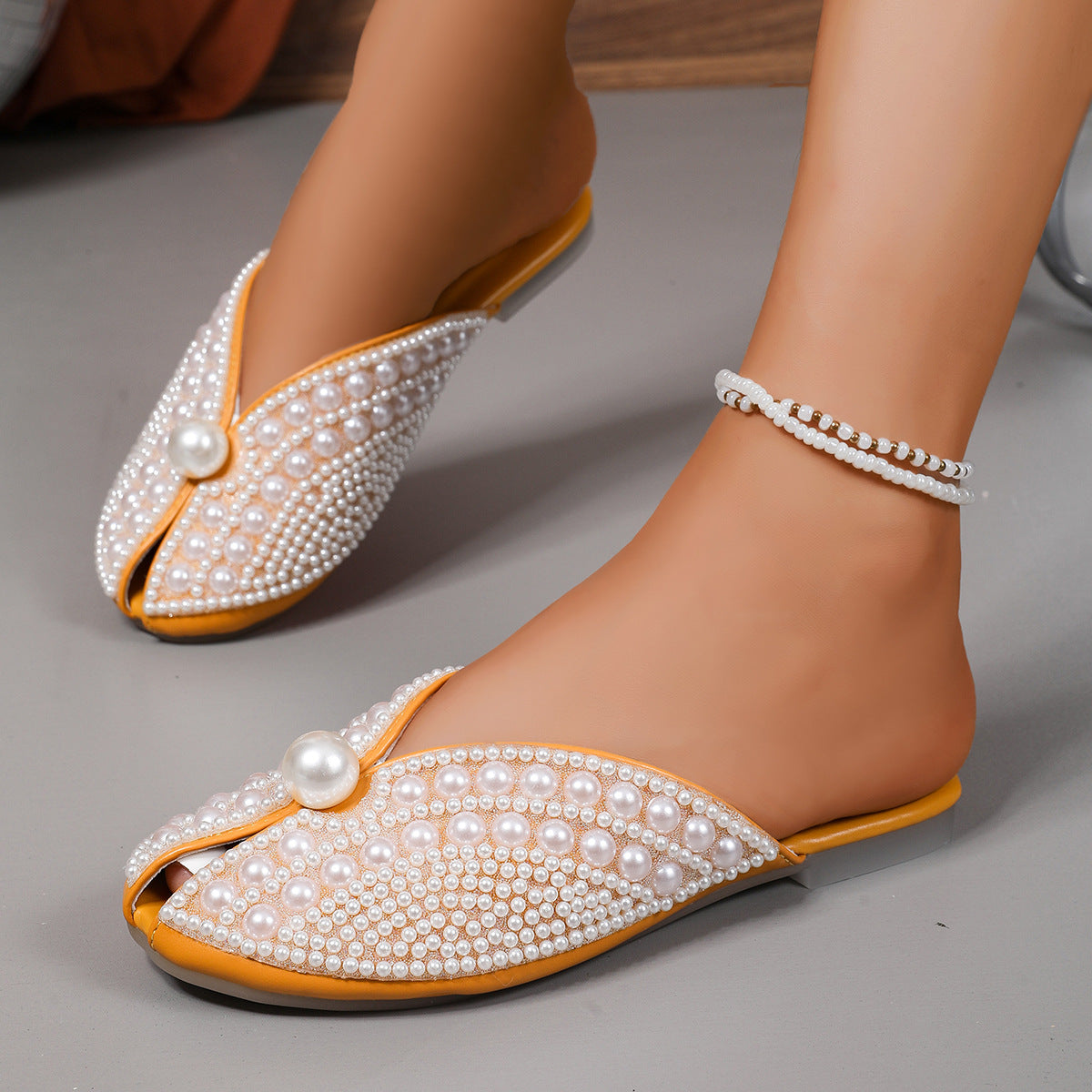 Covered-toe Half Slippers Women Versatile Flat Heel Trendy Pearl Slippers for Outdoor Wear