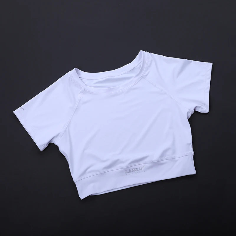 Trendy Women's Fitness Crop Top - Fitted Breathable Short Sleeve, Quick-Dry Yoga Running Shirt, Summer Workout Sports Tee