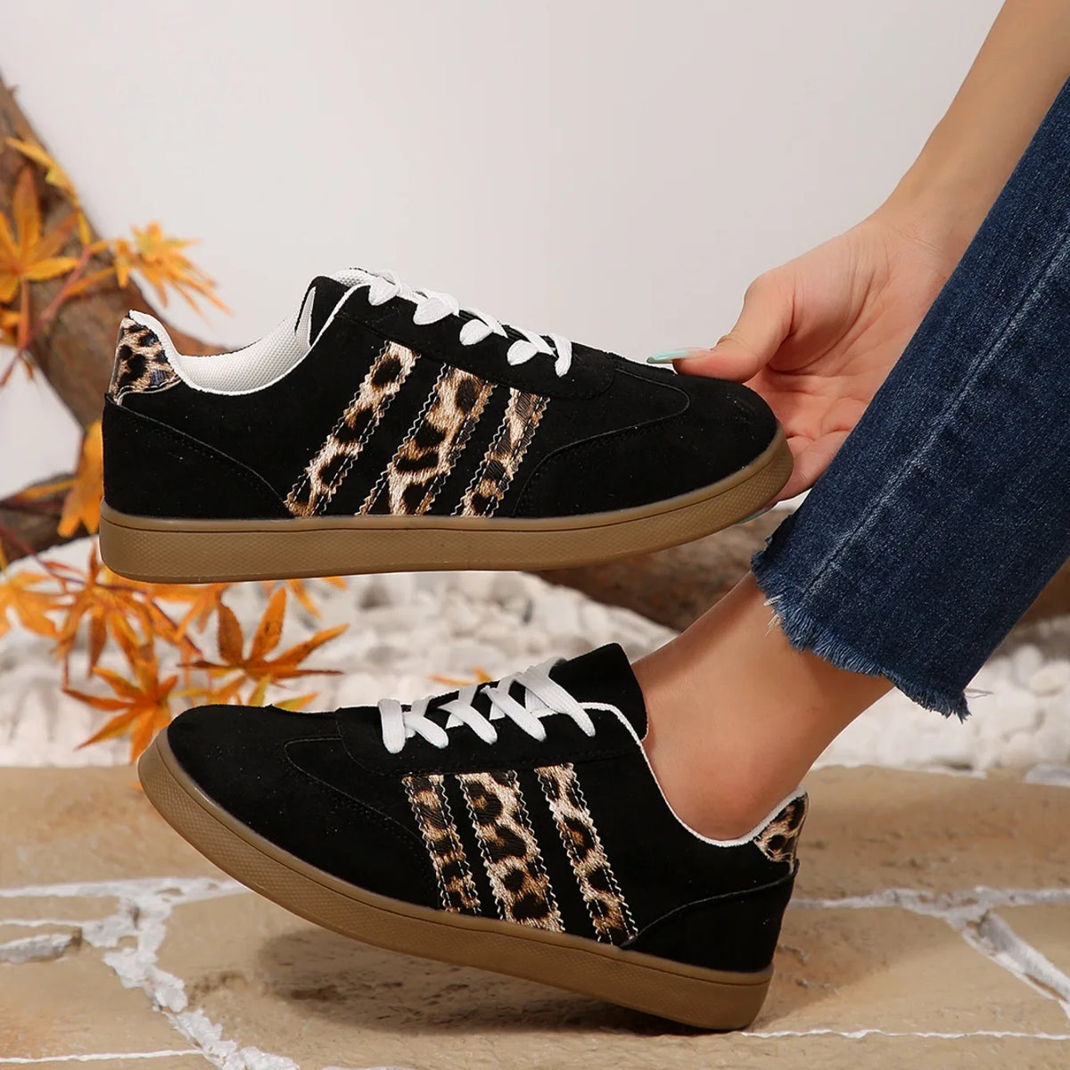 Women Sneakers 2025 Spring New Luxury Flat Loafers Comfortable Slip on Soft Sneakers Trend Lightweight Outdoor Shoes for Women