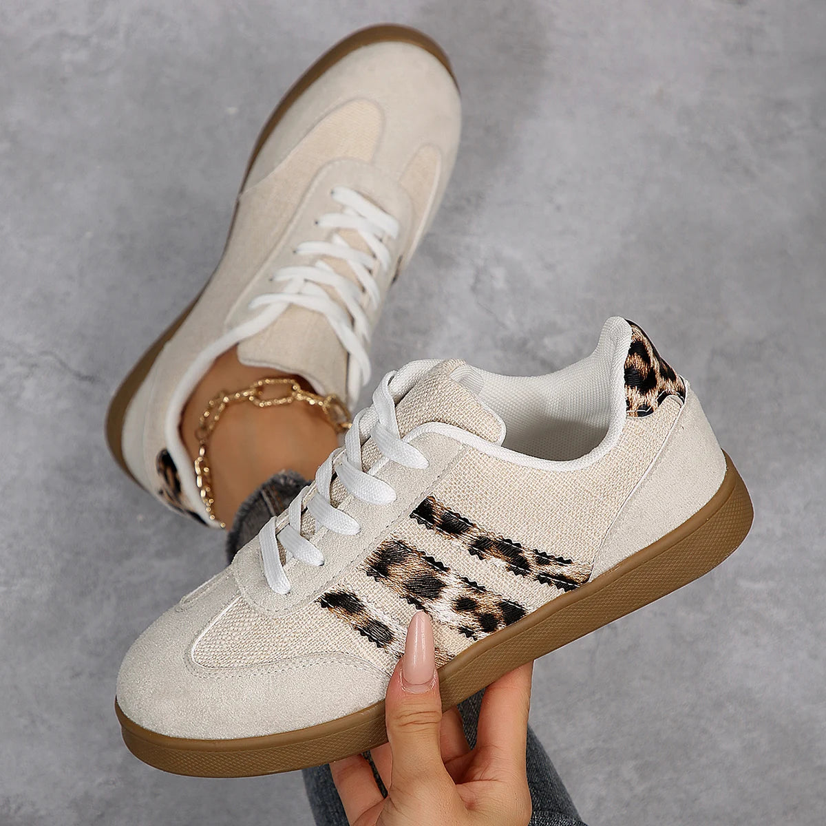 Women Sneakers 2025 Spring New Luxury Flat Loafers Comfortable Slip on Soft Sneakers Trend Lightweight Outdoor Shoes for Women