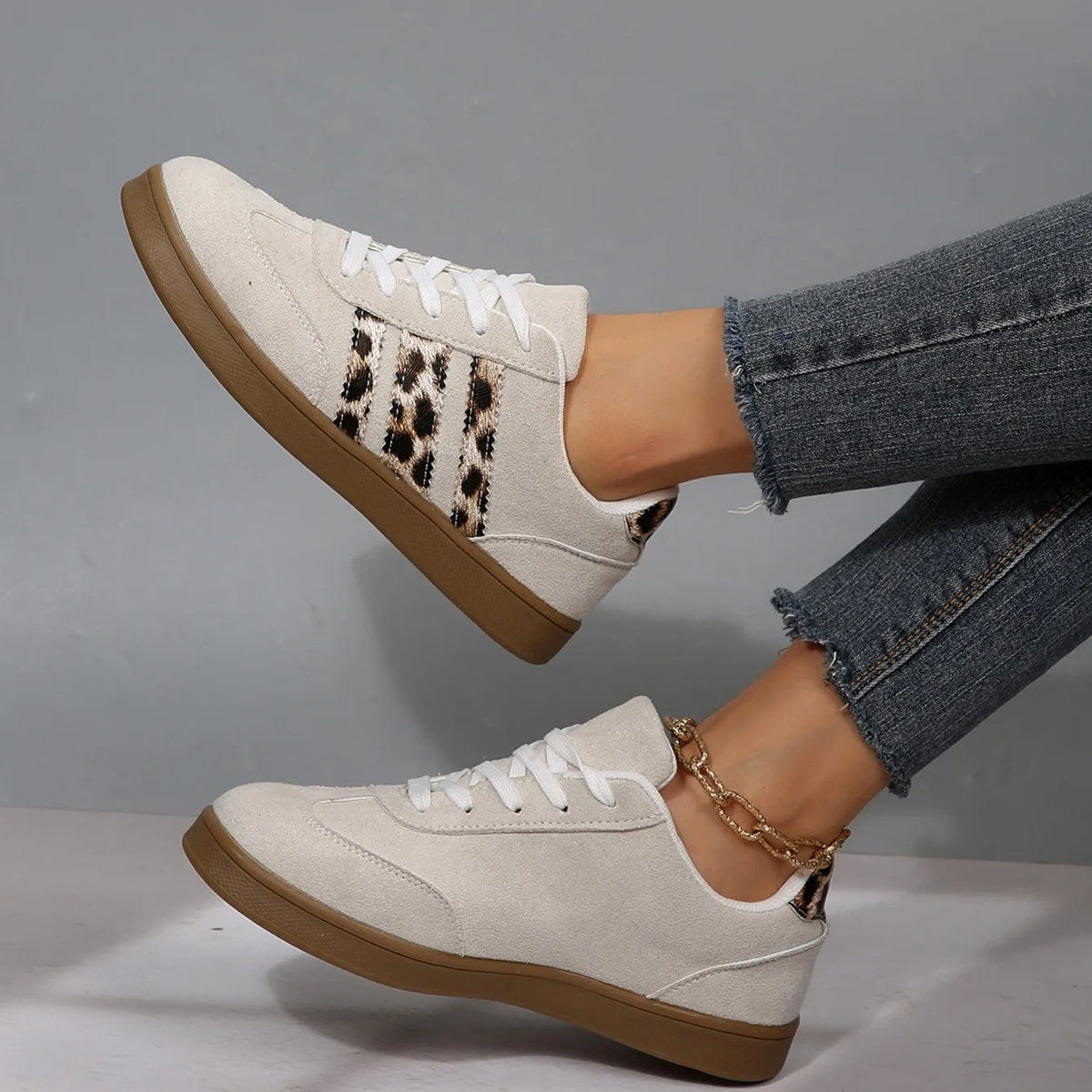 Women Sneakers 2025 Spring New Luxury Flat Loafers Comfortable Slip on Soft Sneakers Trend Lightweight Outdoor Shoes for Women