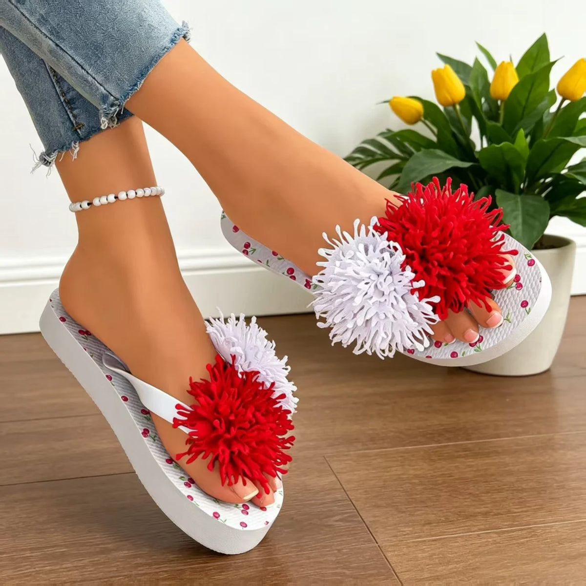 Women's Trend Red Flower Clip Toe Sandals Summer 2026 Beach Vacation Lightweight Soft Soles Flip Flops Woman Non Slip Slippers