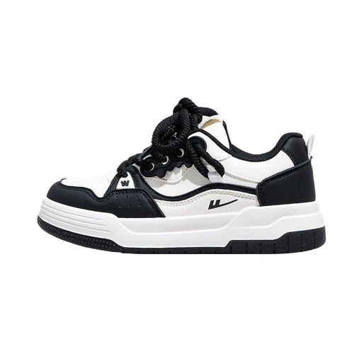 Versatile black and white thick soled casual shoes for women