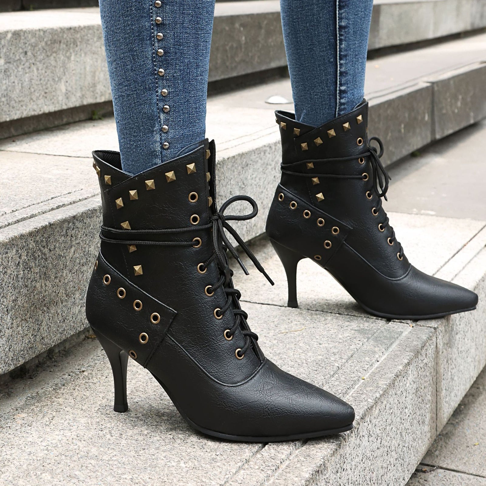 Bulk Order Autumn/Winter Large Size Low-Cut Boots Pointed Toe Studs Front Lace-Up Martin Boots for Women Made to order, ships in 7 days