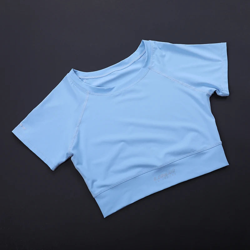 Trendy Women's Fitness Crop Top - Fitted Breathable Short Sleeve, Quick-Dry Yoga Running Shirt, Summer Workout Sports Tee