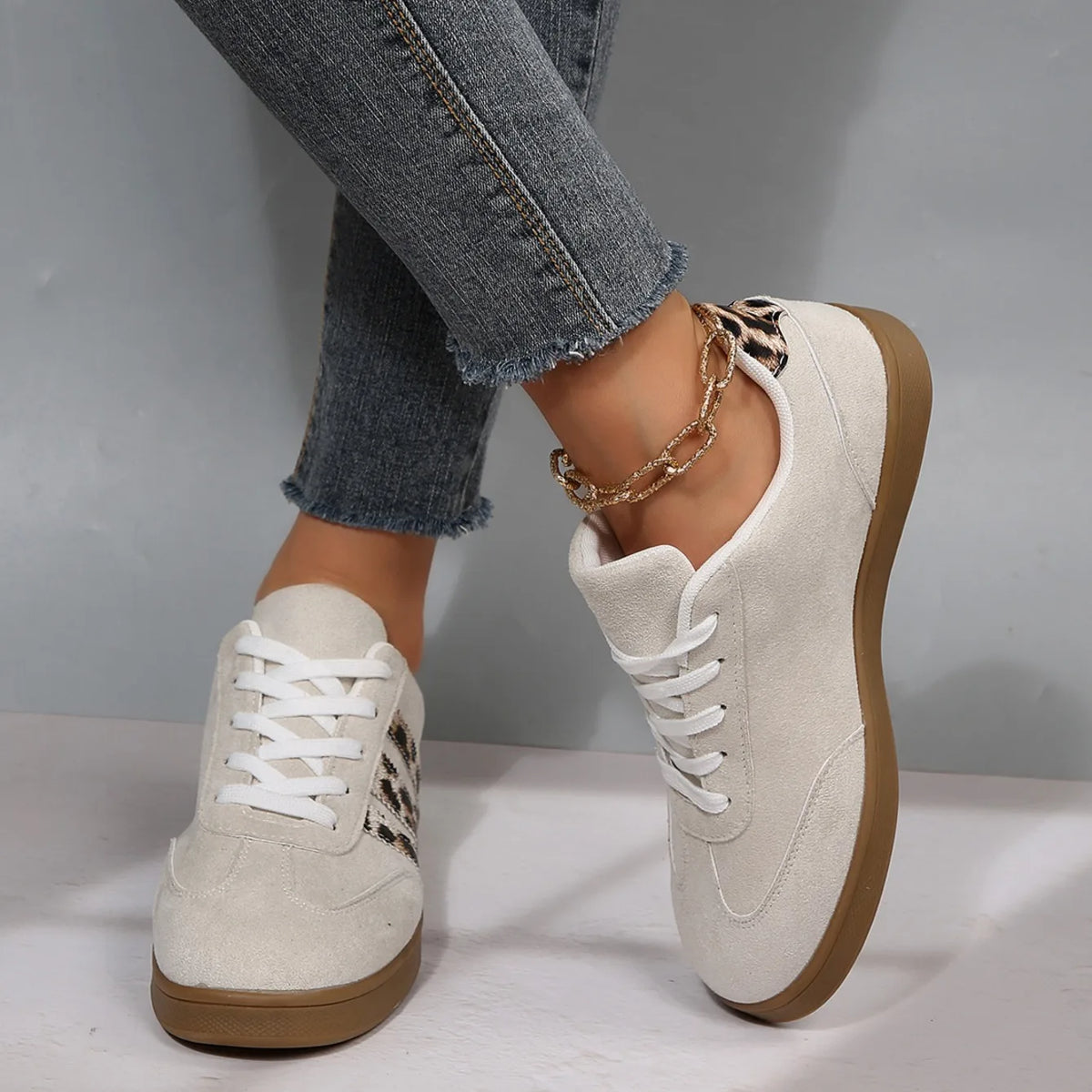 Women Sneakers 2025 Spring New Luxury Flat Loafers Comfortable Slip on Soft Sneakers Trend Lightweight Outdoor Shoes for Women