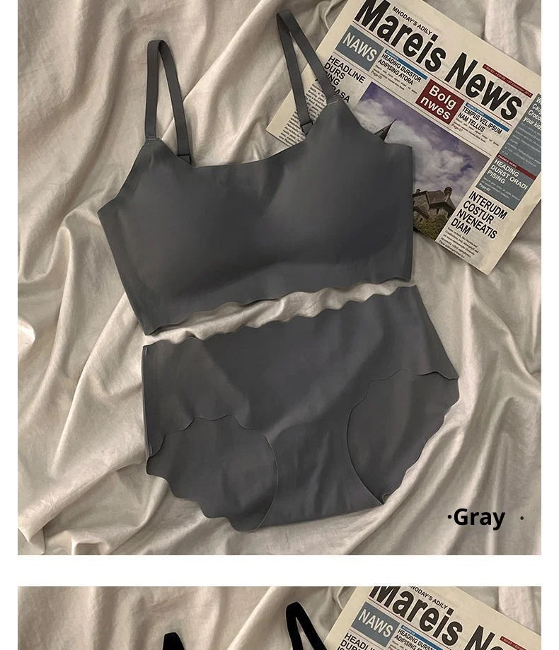Seamless Scalloped Edge Bra and Panty Set for Women, Gray Black White Skin-Friendly Wireless Comfortable Lingerie Set