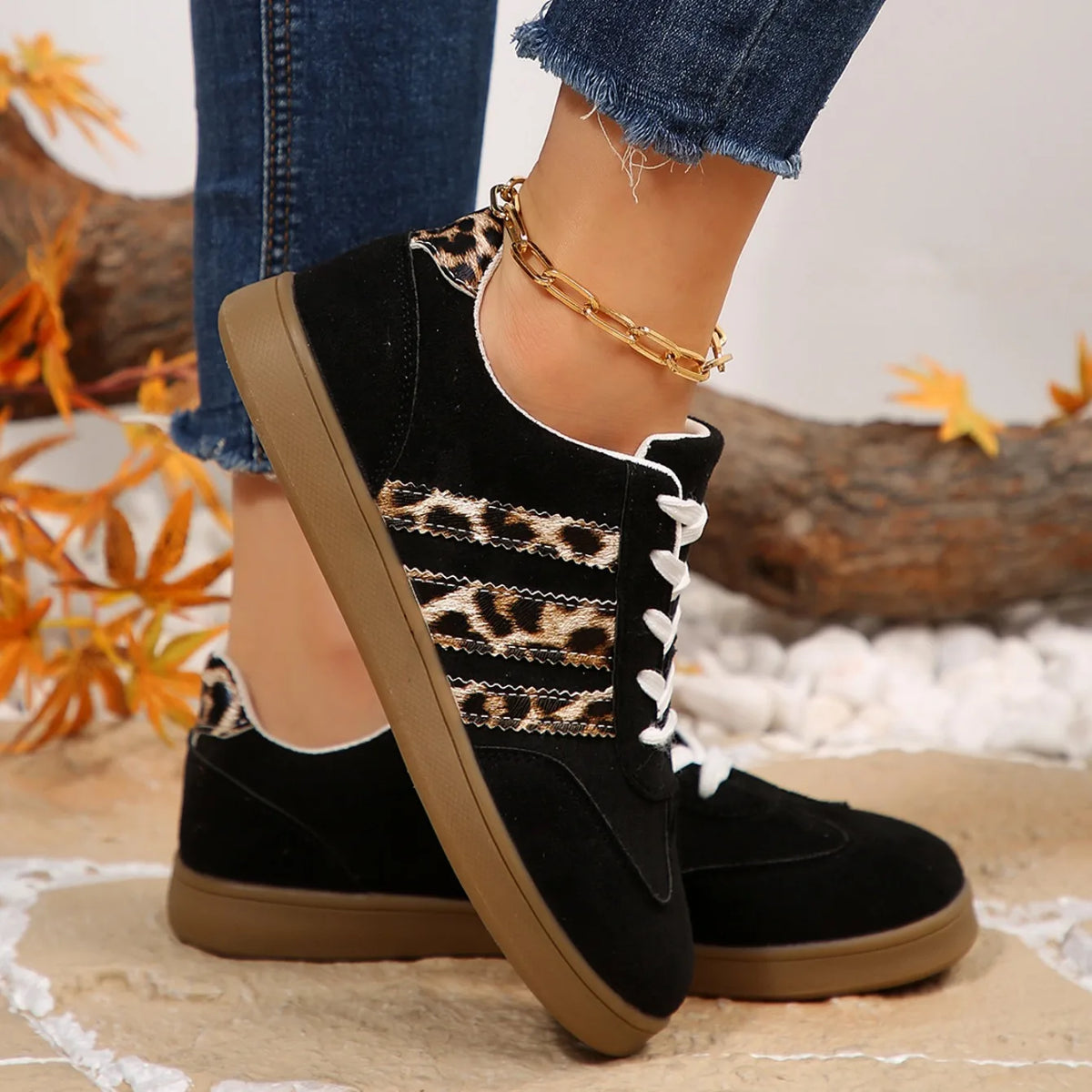 Women Sneakers 2025 Spring New Luxury Flat Loafers Comfortable Slip on Soft Sneakers Trend Lightweight Outdoor Shoes for Women