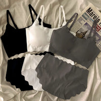 Seamless Scalloped Edge Bra and Panty Set for Women, Gray Black White Skin-Friendly Wireless Comfortable Lingerie Set