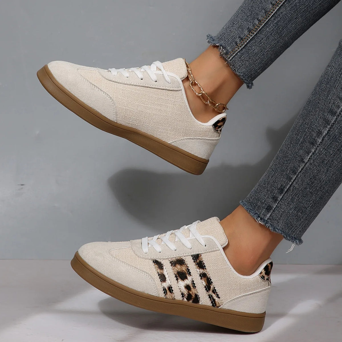 Women Sneakers 2025 Spring New Luxury Flat Loafers Comfortable Slip on Soft Sneakers Trend Lightweight Outdoor Shoes for Women