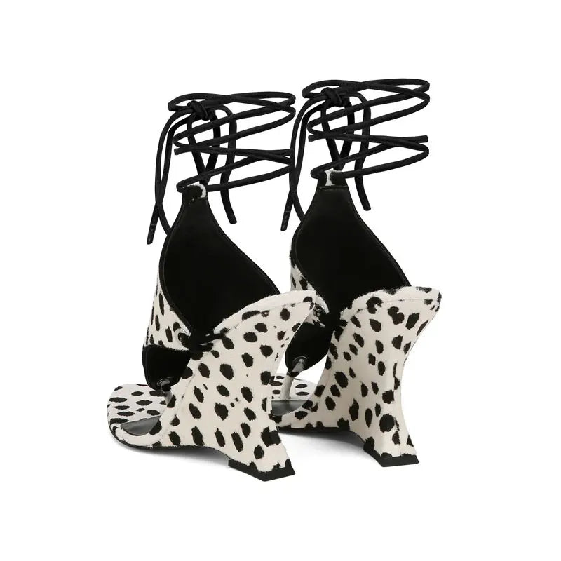 2026 Women's Summer Trendy Irregular High Heels Cross Tie Toe Sandals European and American Fashion Banquet Walking Shoes