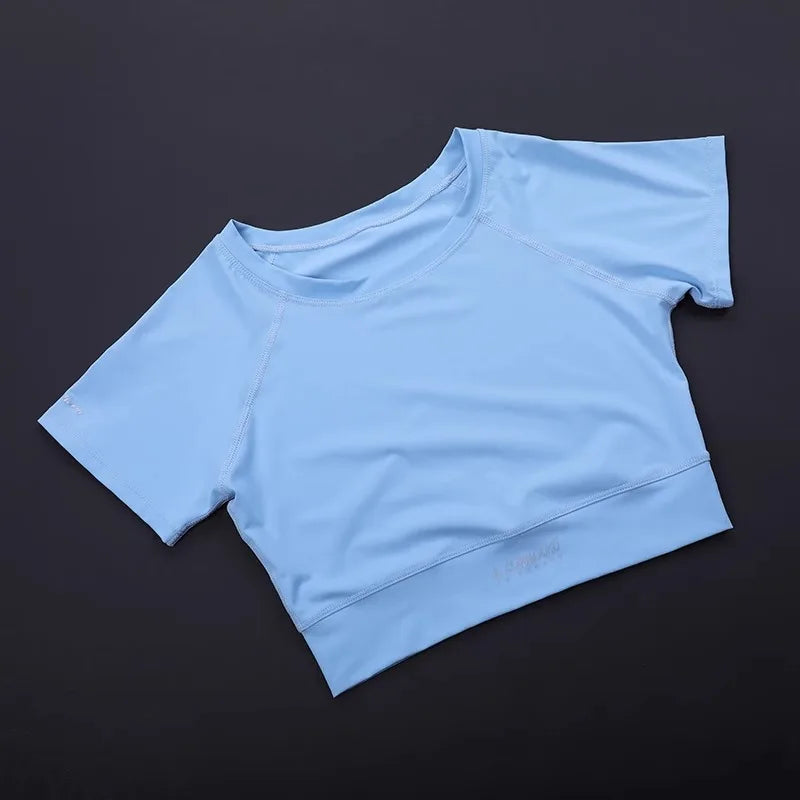 Trendy Women's Fitness Crop Top - Fitted Breathable Short Sleeve, Quick-Dry Yoga Running Shirt, Summer Workout Sports Tee