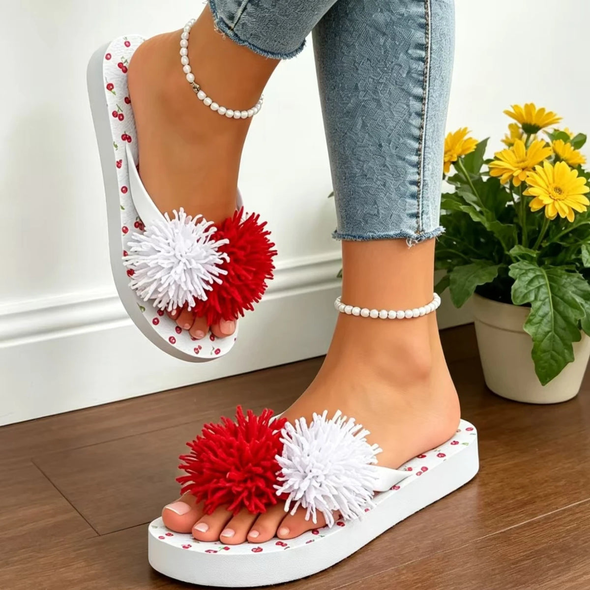 Women's Trend Red Flower Clip Toe Sandals Summer 2026 Beach Vacation Lightweight Soft Soles Flip Flops Woman Non Slip Slippers
