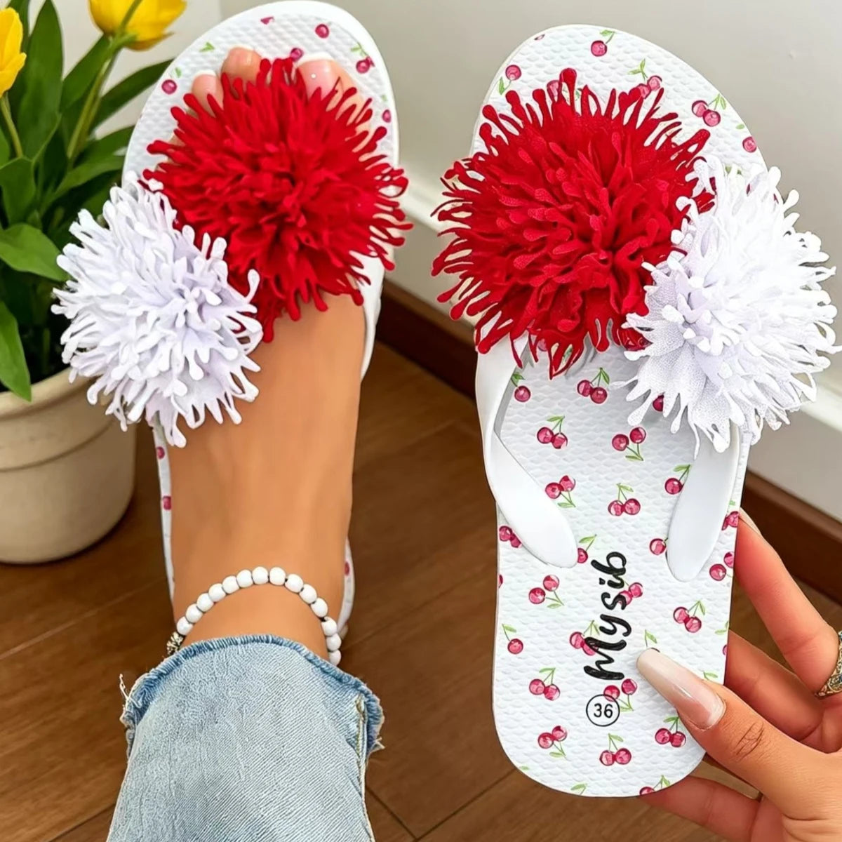 Women's Trend Red Flower Clip Toe Sandals Summer 2026 Beach Vacation Lightweight Soft Soles Flip Flops Woman Non Slip Slippers