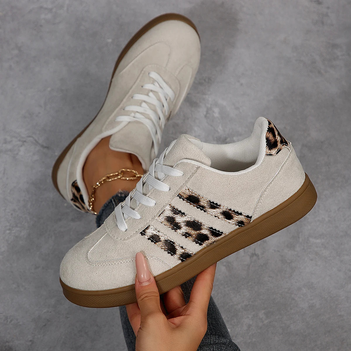 Women Sneakers 2025 Spring New Luxury Flat Loafers Comfortable Slip on Soft Sneakers Trend Lightweight Outdoor Shoes for Women