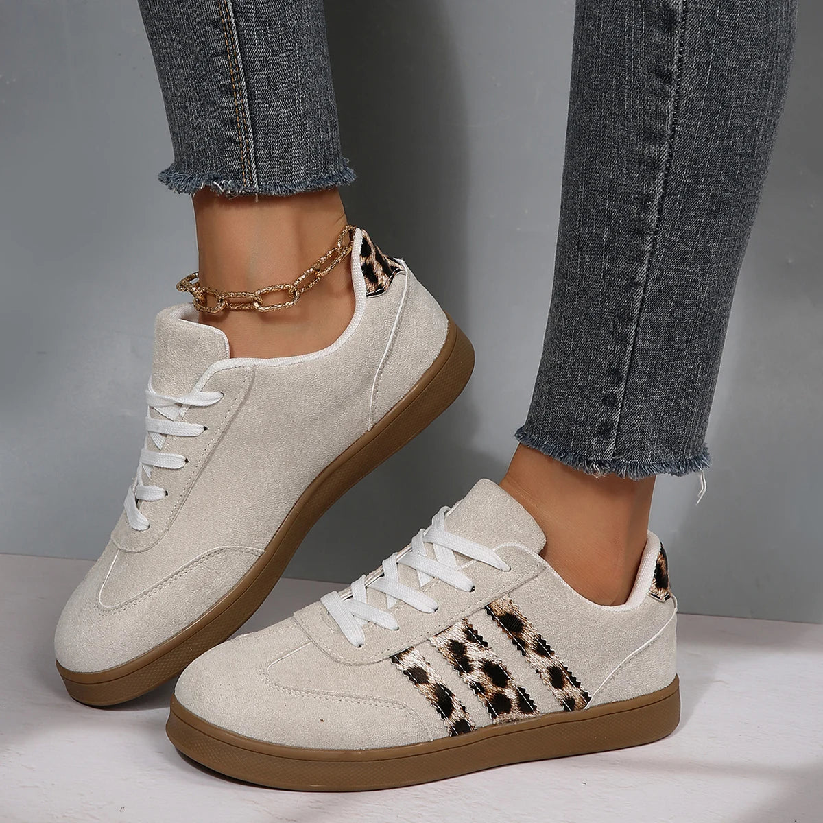 Women Sneakers 2025 Spring New Luxury Flat Loafers Comfortable Slip on Soft Sneakers Trend Lightweight Outdoor Shoes for Women